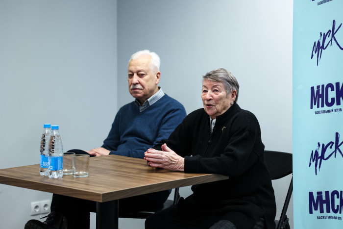 Встреча ветеранов отрасли с трудовым коллективом клуба